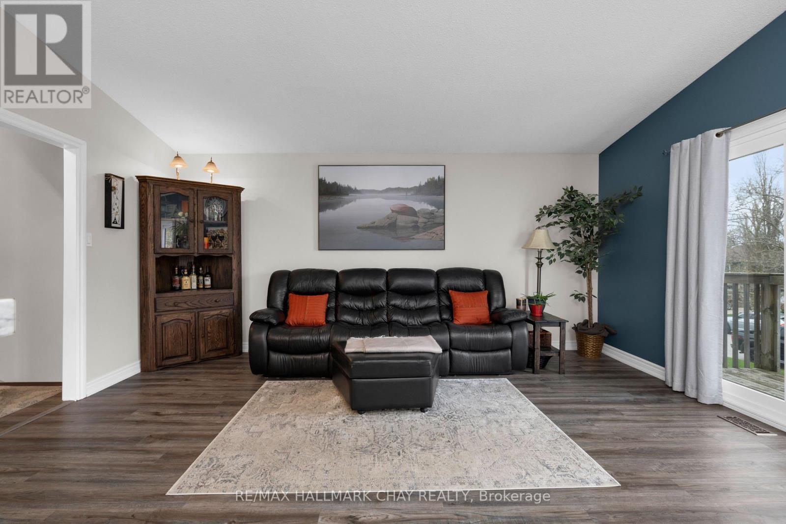 53 Heather Street, Barrie, Ontario  L4N 4M9 - Photo 10 - S12425132