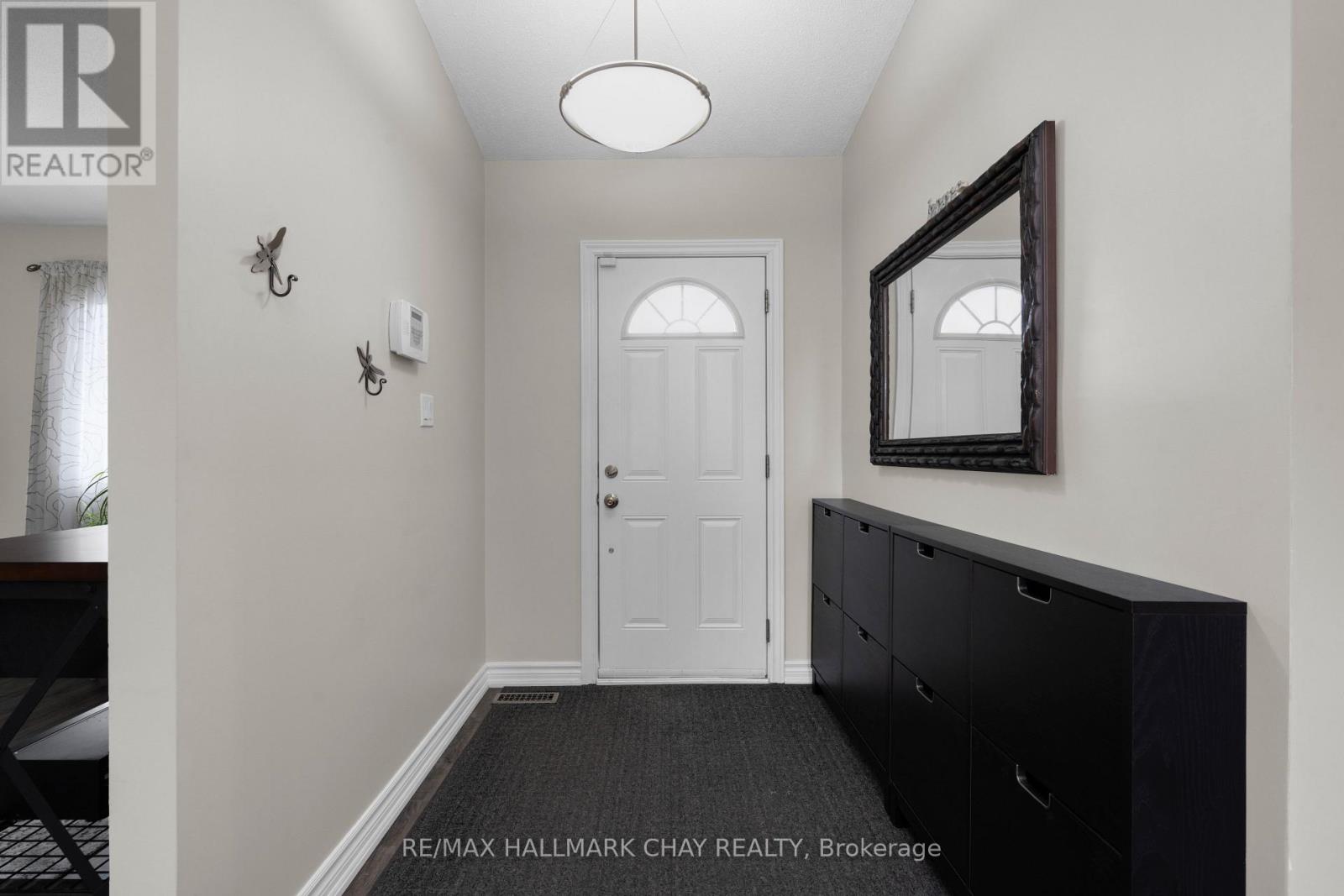 53 Heather Street, Barrie, Ontario  L4N 4M9 - Photo 3 - S12425132