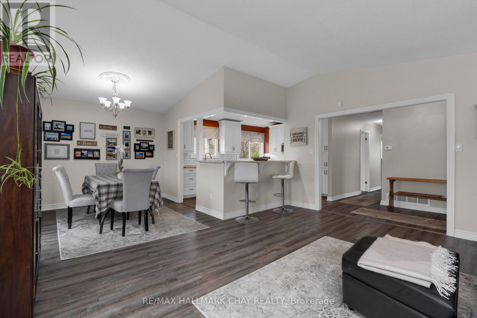 53 Heather Street, Barrie, Ontario  L4N 4M9 - Photo 9 - S12425132