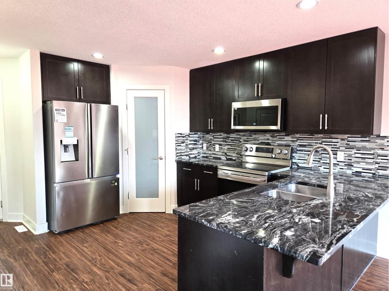 15135 31 St Nw, Edmonton, Alberta  T5Y 0S2 - Photo 3 - E4456826