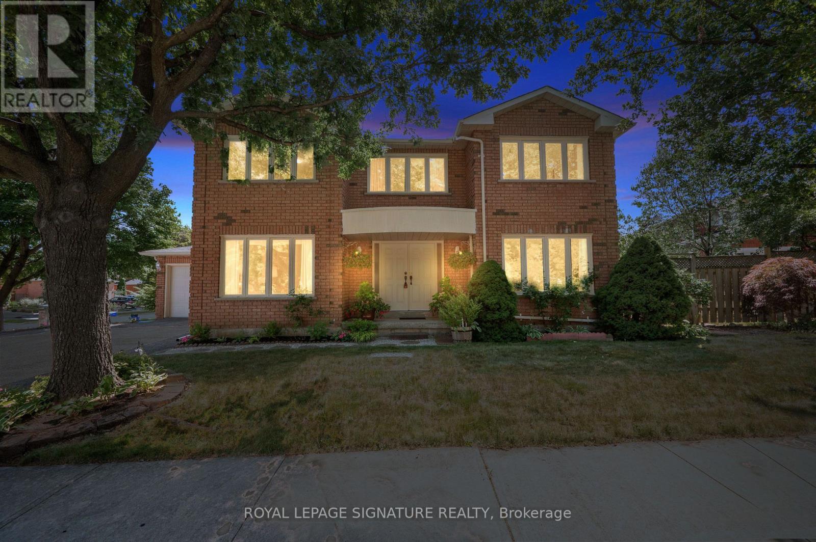 2921 CARADOC LANE, Oakville, Ontario
