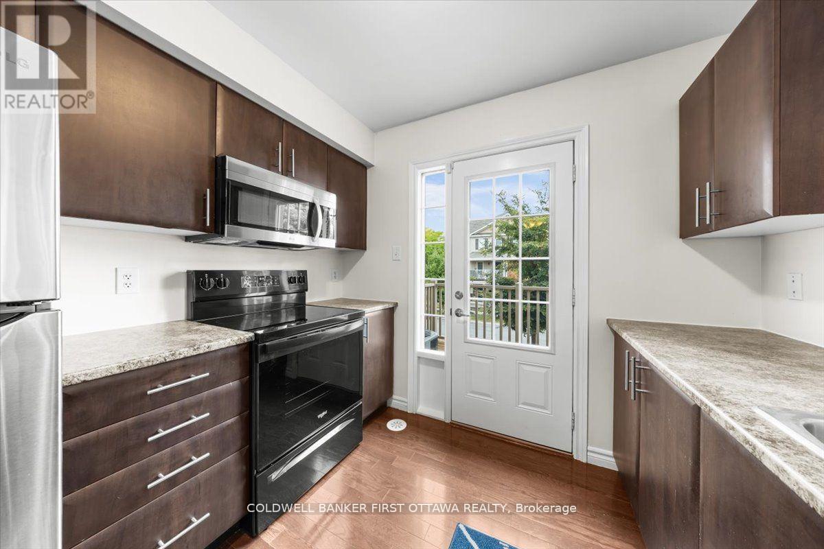 121 Par-La-Ville Circle, Ottawa, Ontario  K2S 0M3 - Photo 11 - X12425178