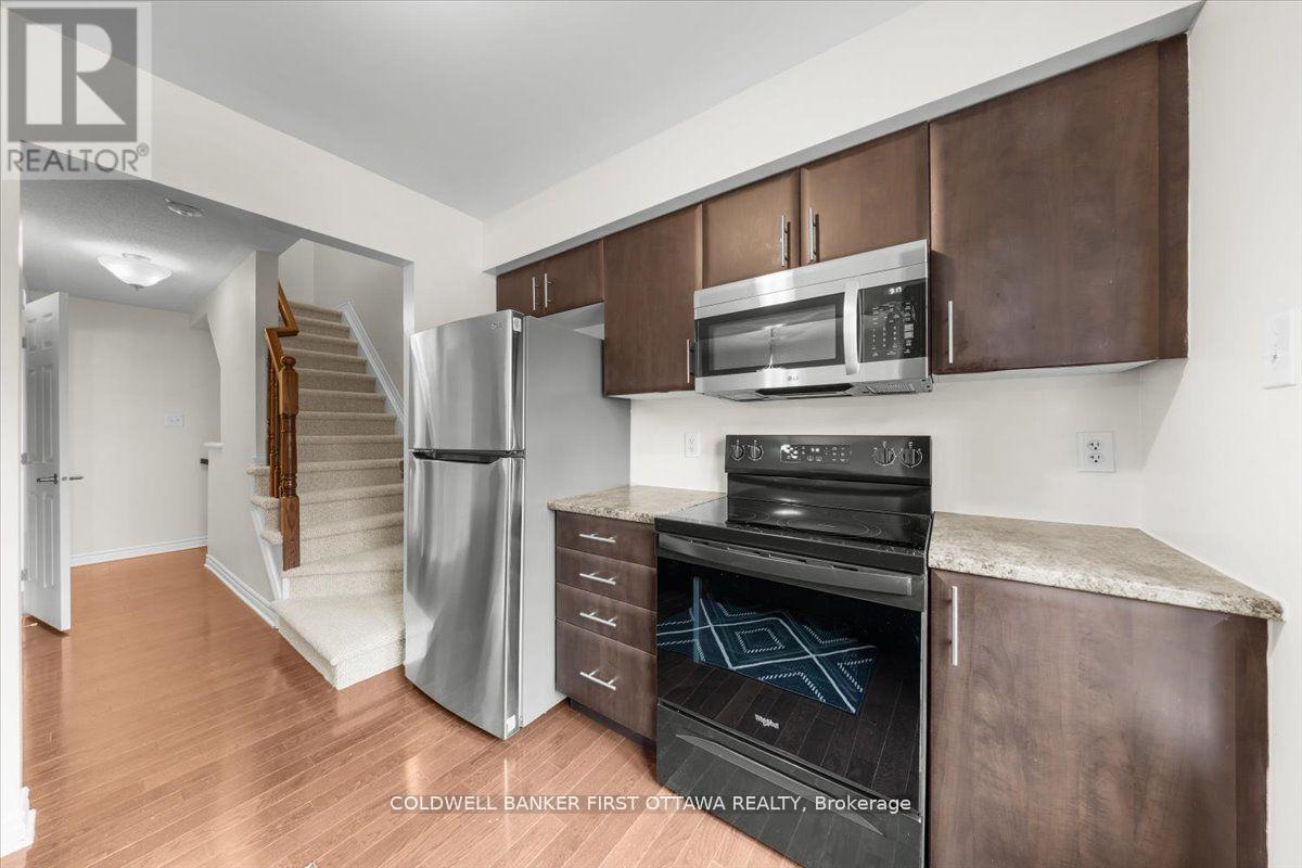 121 Par-La-Ville Circle, Ottawa, Ontario  K2S 0M3 - Photo 13 - X12425178