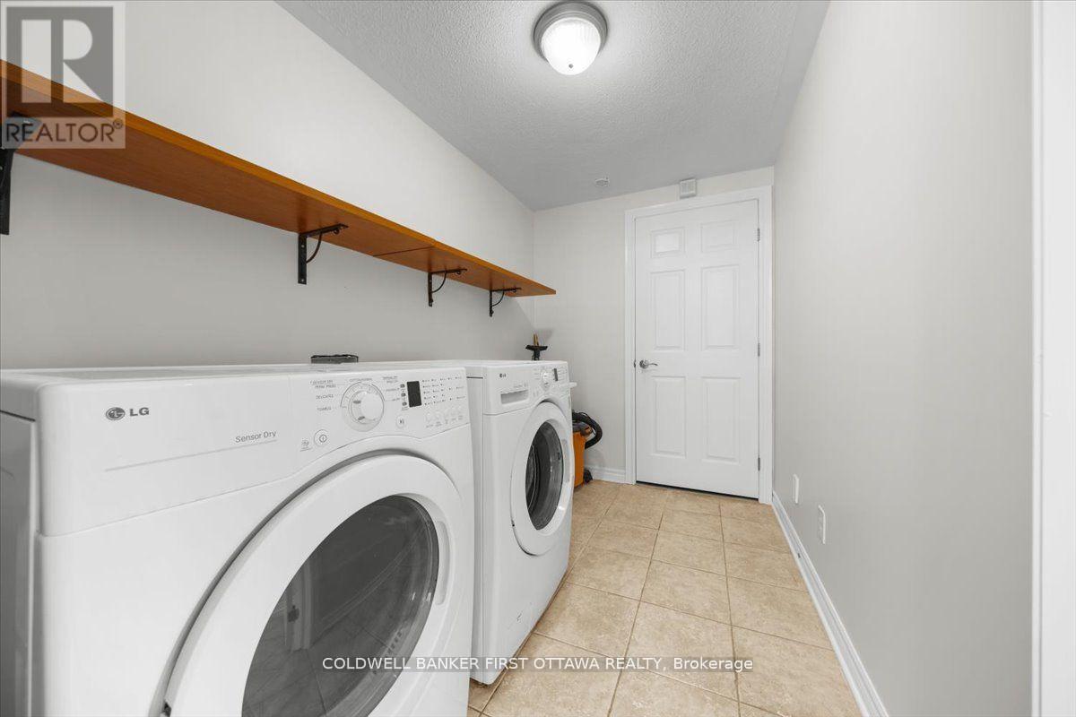 121 Par-La-Ville Circle, Ottawa, Ontario  K2S 0M3 - Photo 20 - X12425178