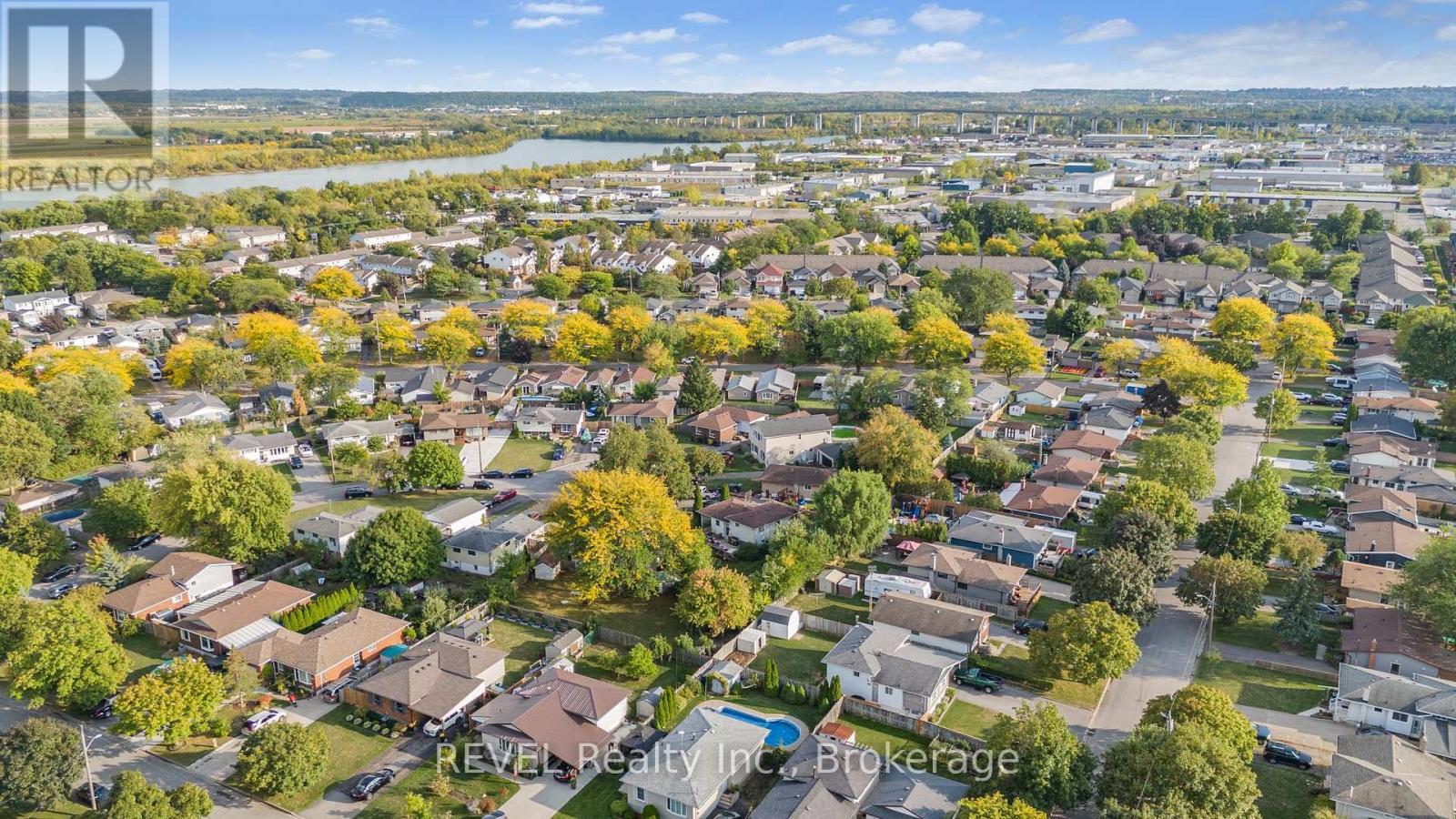 16 Roxborough Court, St. Catharines, Ontario  L2M 6E3 - Photo 9 - X12425175