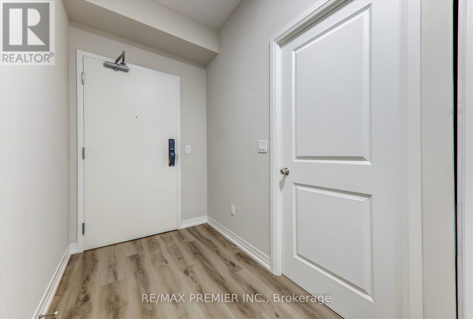 Lp-17 - 50 Herrick Avenue, St. Catharines, Ontario  L2P 0B8 - Photo 6 - X12425140