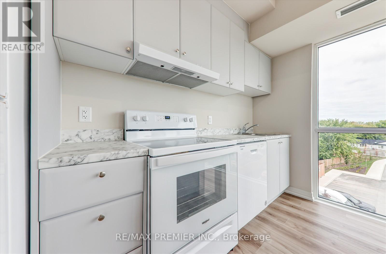 Lp-17 - 50 Herrick Avenue, St. Catharines, Ontario  L2P 0B8 - Photo 9 - X12425140