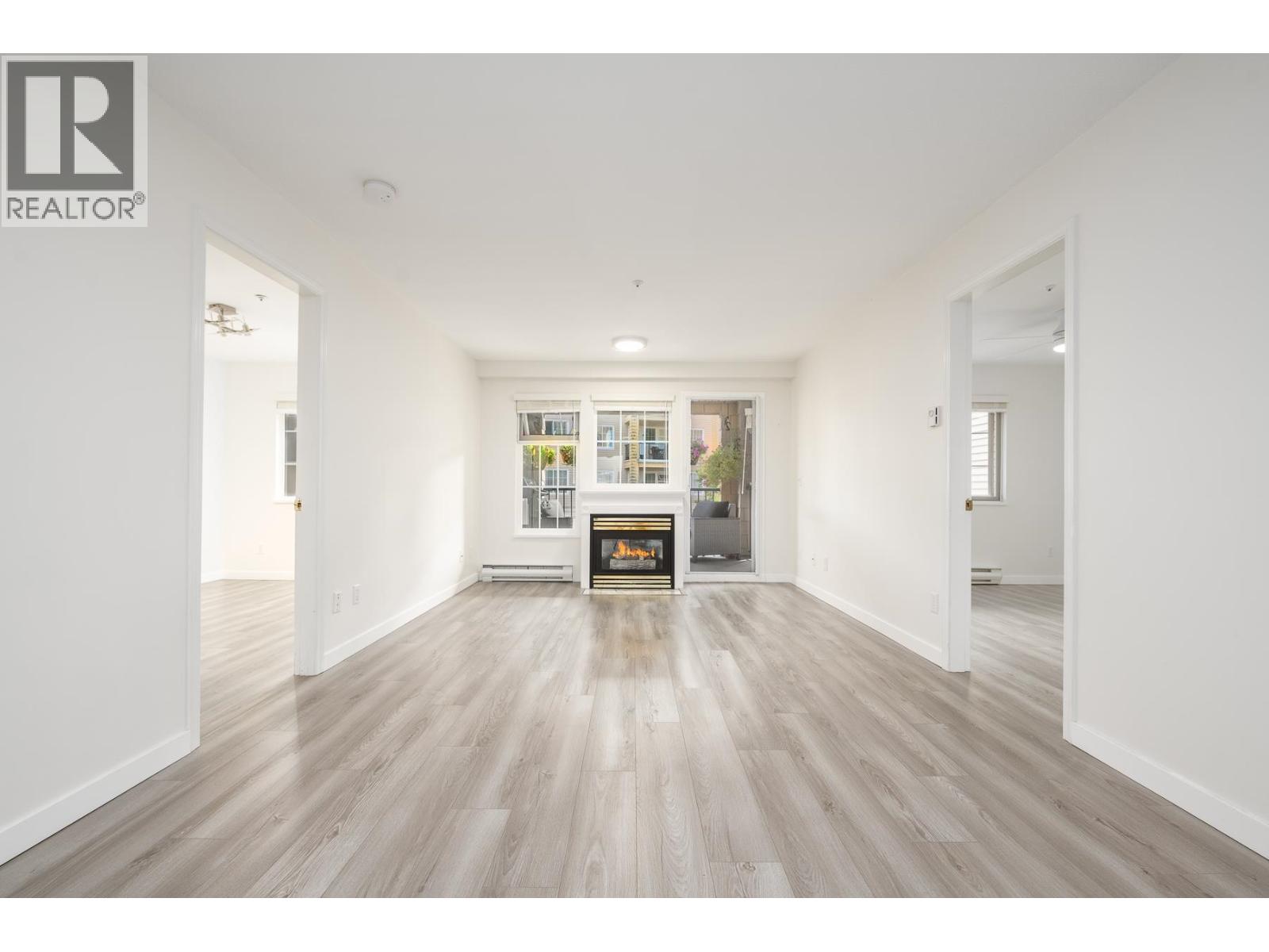 205 5518 14th Avenue Avenue, Delta, British Columbia  V4M 4E0 - Photo 3 - R3052037