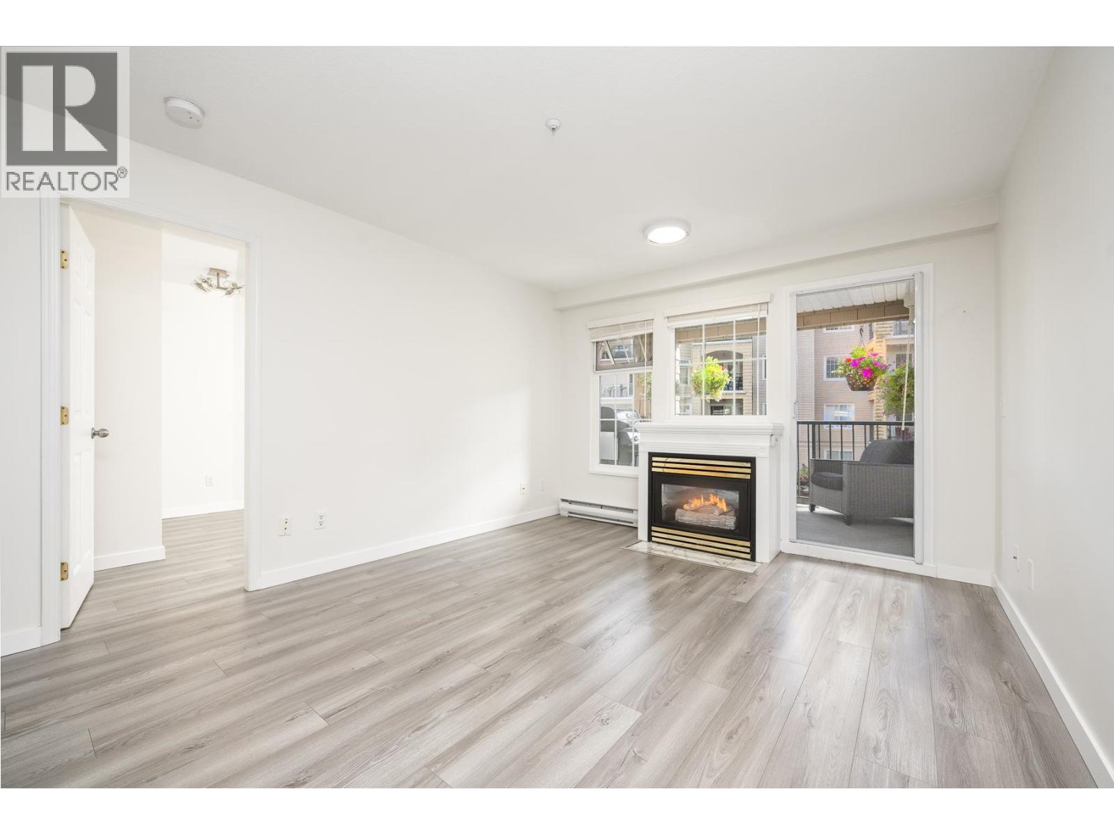 205 5518 14th Avenue Avenue, Delta, British Columbia  V4M 4E0 - Photo 4 - R3052037