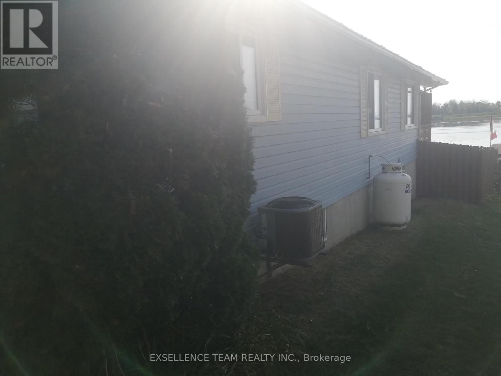 6803 St. Louis Point Road S, South Glengarry, Ontario  K0C 2E0 - Photo 14 - X12410453