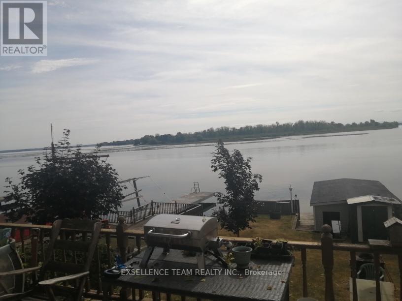 6803 St. Louis Point Road S, South Glengarry, Ontario  K0C 2E0 - Photo 7 - X12410453