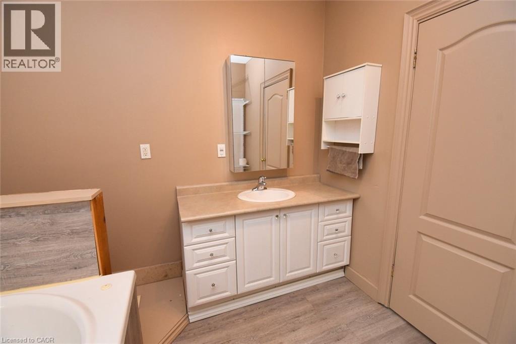 92 Gertrude Street, Hamilton, Ontario  L8L 4C2 - Photo 13 - 40772387