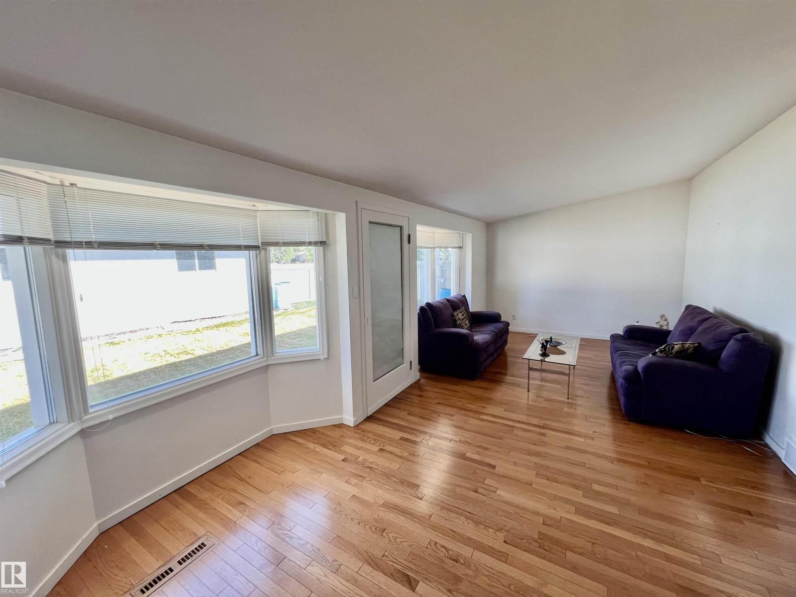 10212 Fulton Rd Nw, Edmonton, Alberta  T6A 3T6 - Photo 12 - E4459318