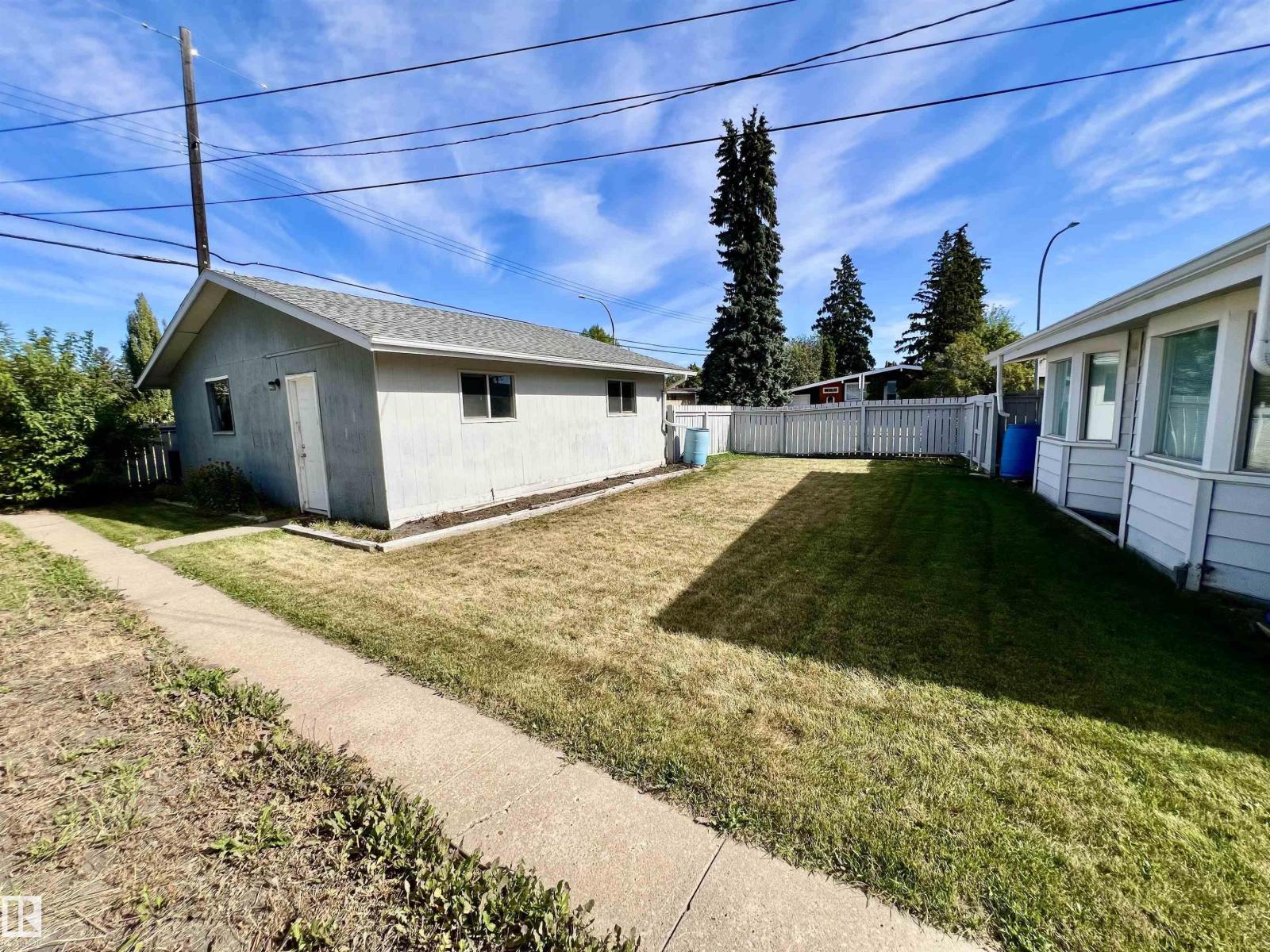 10212 Fulton Rd Nw, Edmonton, Alberta  T6A 3T6 - Photo 43 - E4459318