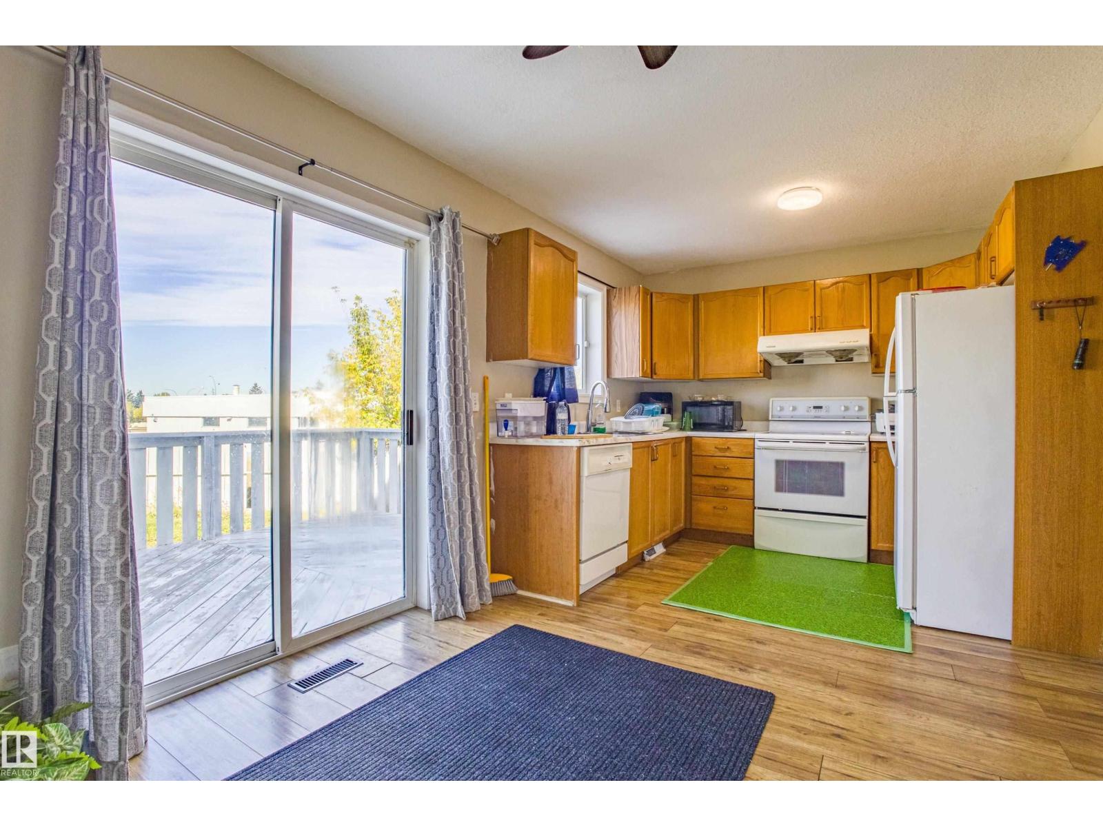 1534 49a St Nw Nw, Edmonton, Alberta  T6L 6Y5 - Photo 11 - E4459321