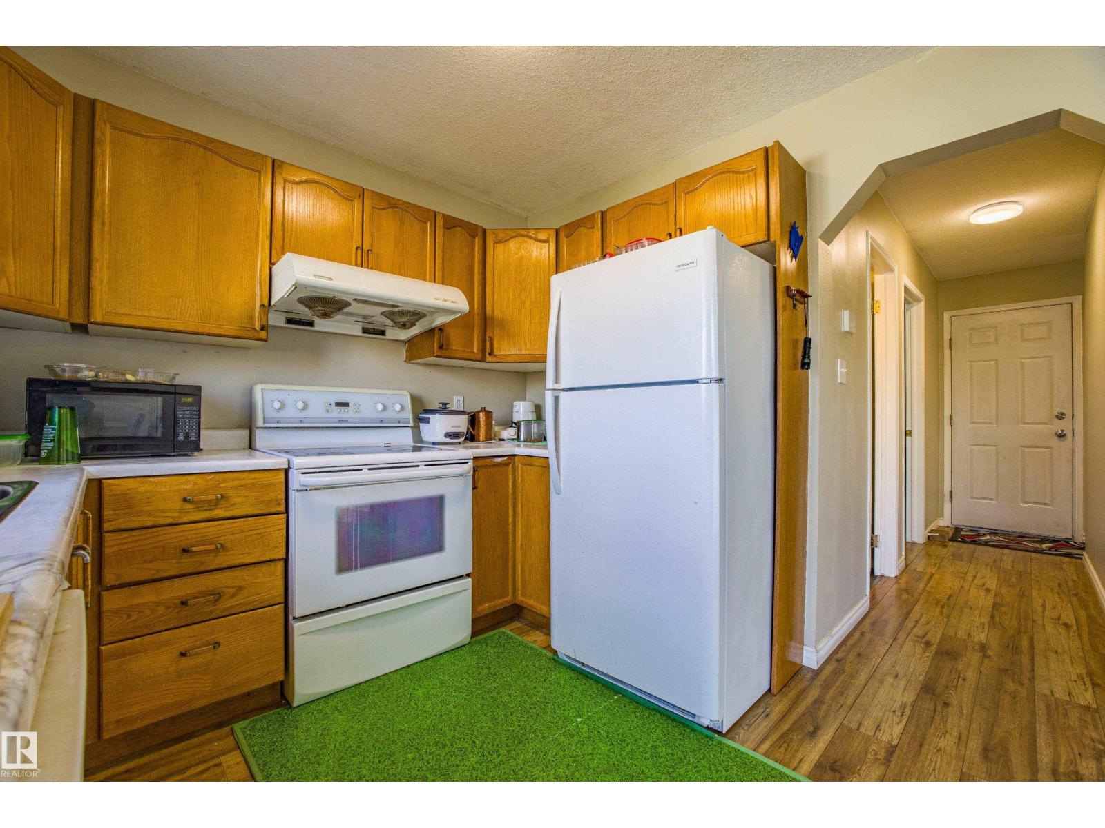 1534 49a St Nw Nw, Edmonton, Alberta  T6L 6Y5 - Photo 12 - E4459321