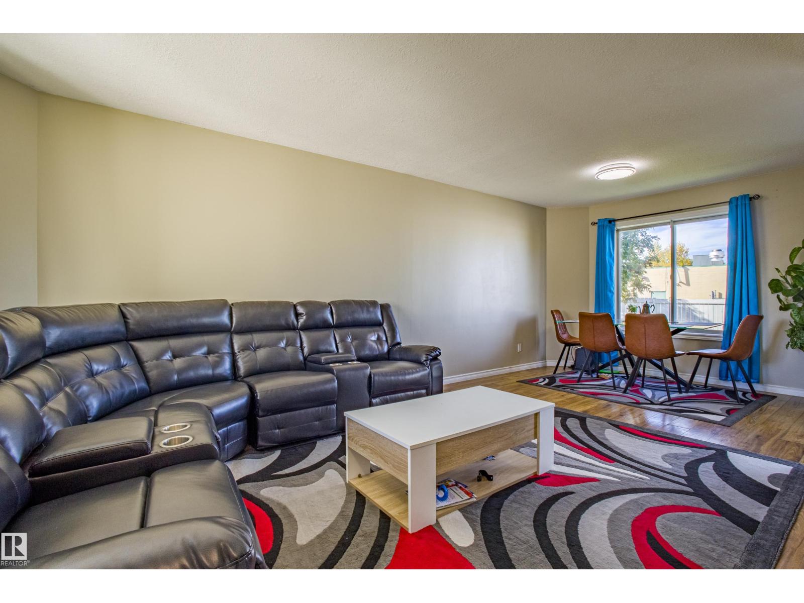 1534 49a St Nw Nw, Edmonton, Alberta  T6L 6Y5 - Photo 4 - E4459321