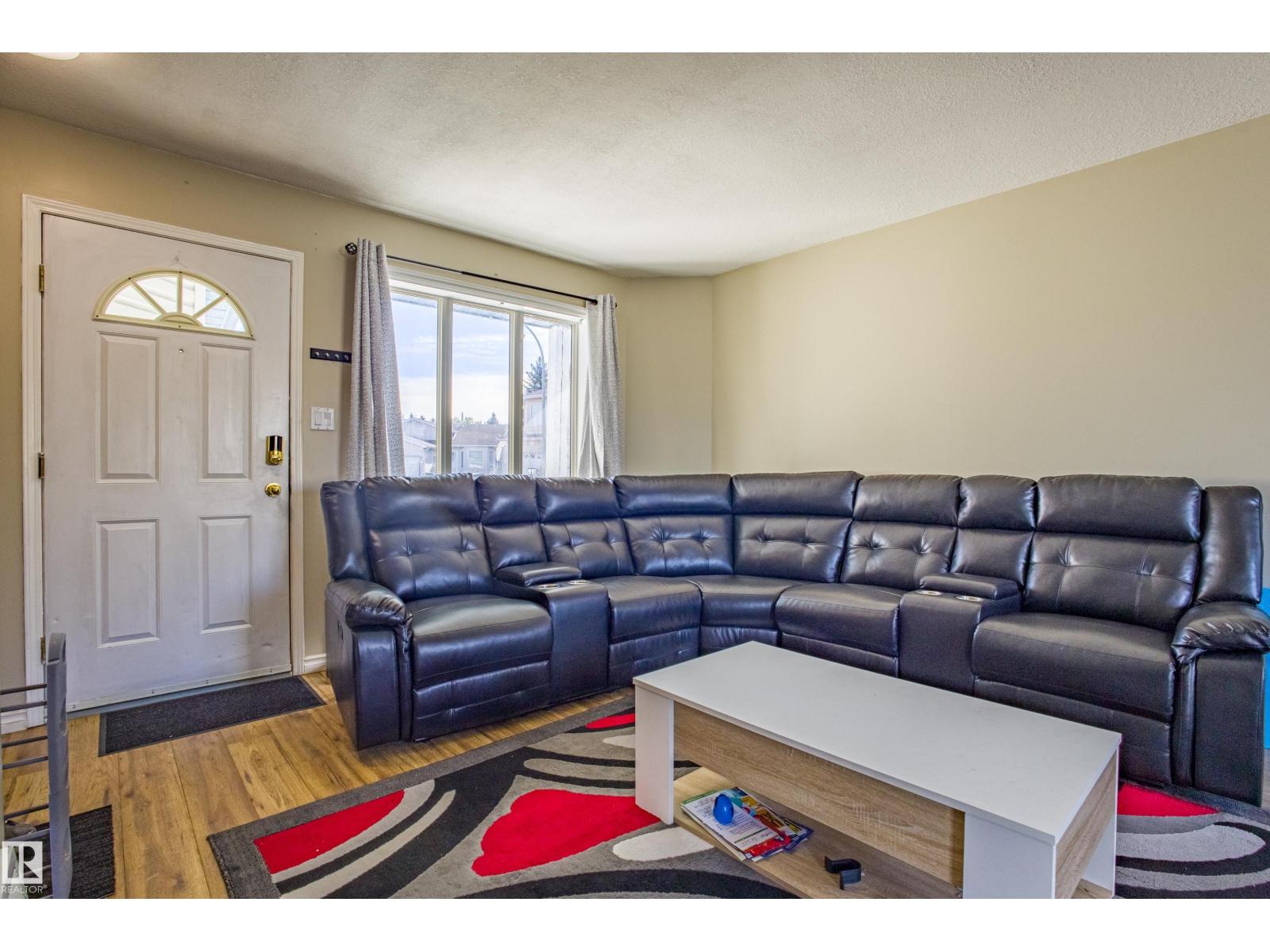 1534 49a St Nw Nw, Edmonton, Alberta  T6L 6Y5 - Photo 5 - E4459321