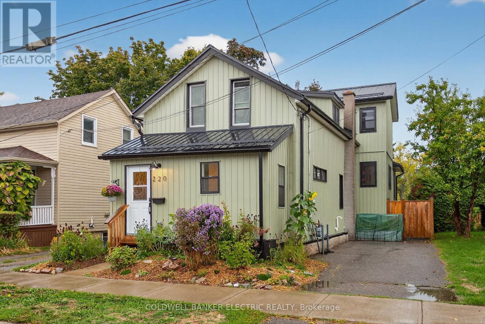 220 Rogers Street, Peterborough, Ontario  K9H 1W3 - Photo 1 - X12425184