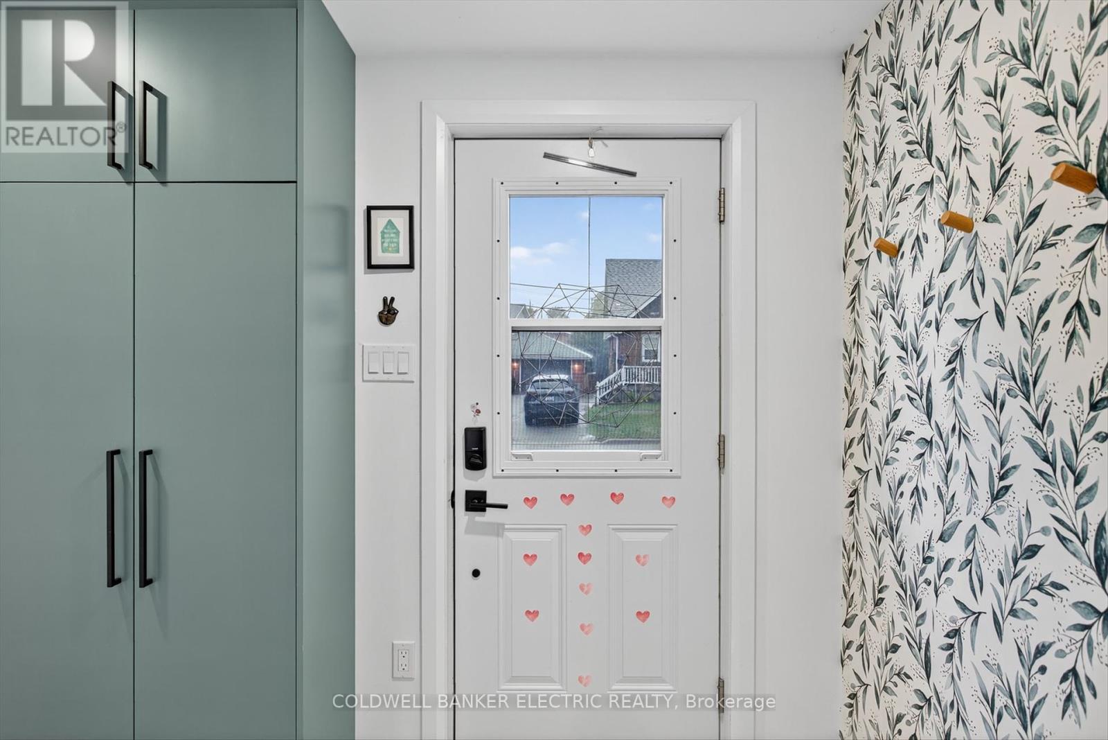 220 Rogers Street, Peterborough, Ontario  K9H 1W3 - Photo 5 - X12425184