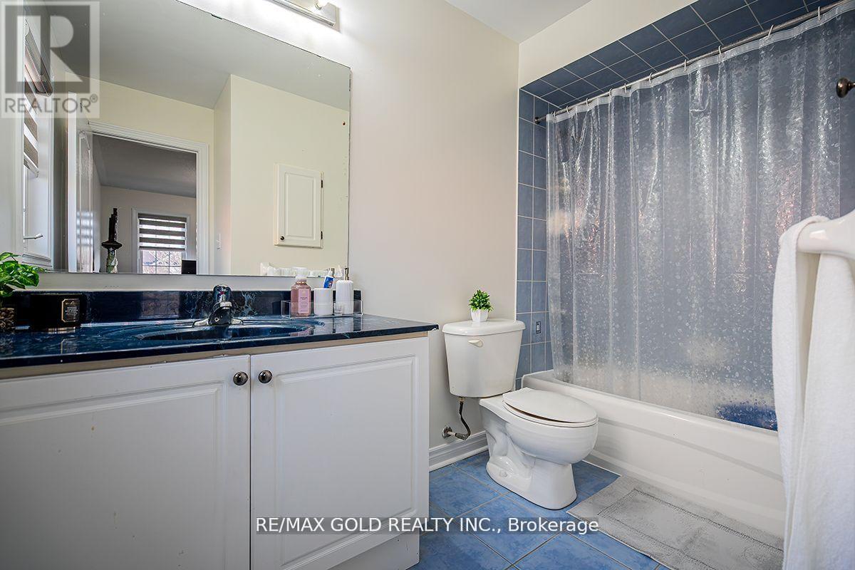 17 Yellow Pine Road, Brampton, Ontario  L6P 2E4 - Photo 34 - W12425164