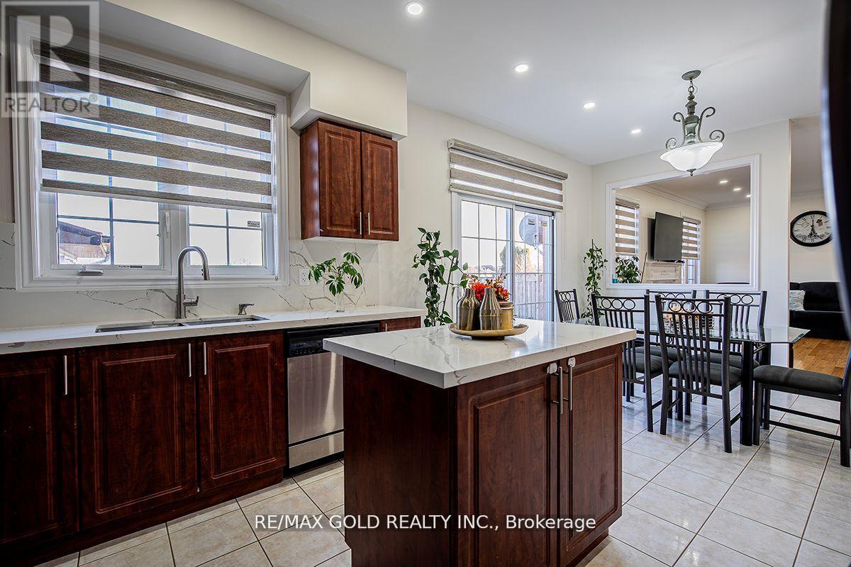 17 Yellow Pine Road, Brampton, Ontario  L6P 2E4 - Photo 13 - W12425164
