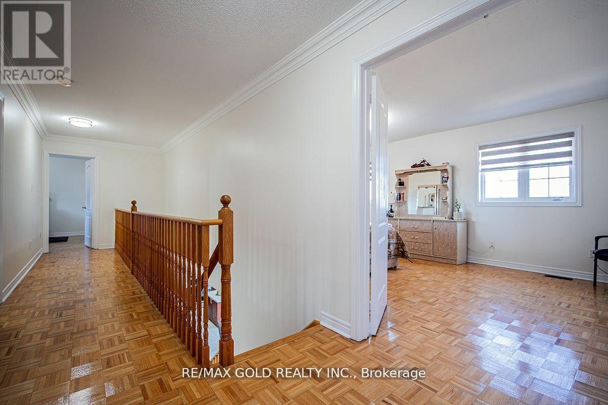 17 Yellow Pine Road, Brampton, Ontario  L6P 2E4 - Photo 20 - W12425164