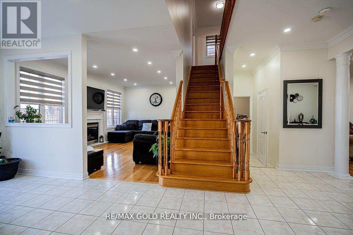 17 Yellow Pine Road, Brampton, Ontario  L6P 2E4 - Photo 19 - W12425164
