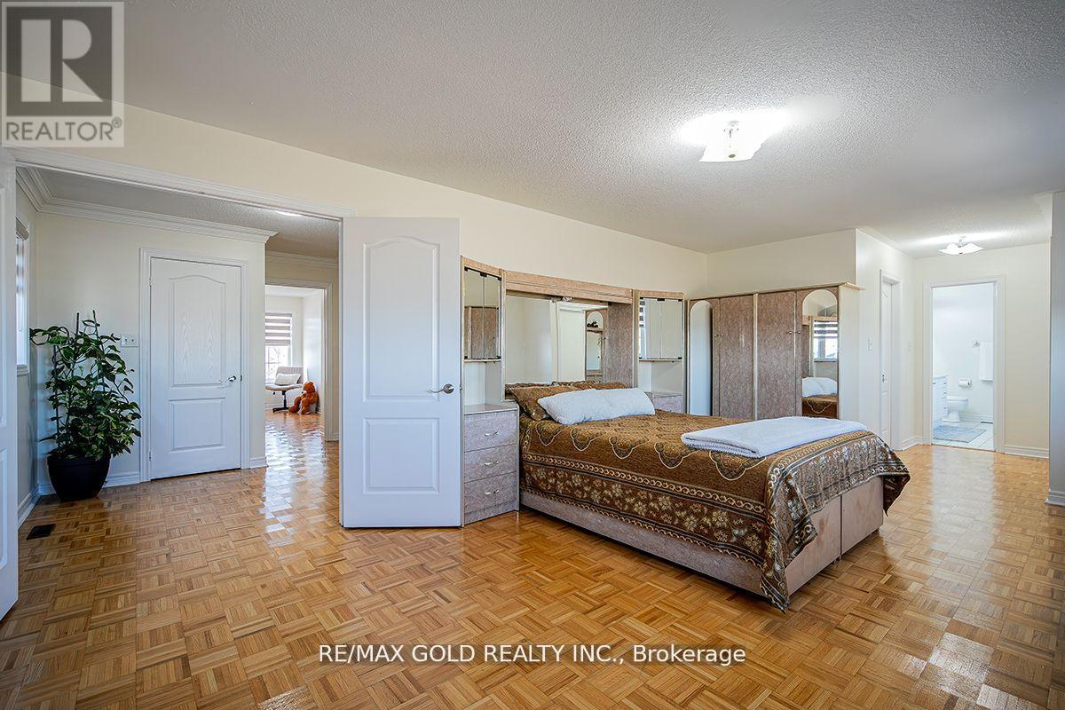 17 Yellow Pine Road, Brampton, Ontario  L6P 2E4 - Photo 22 - W12425164