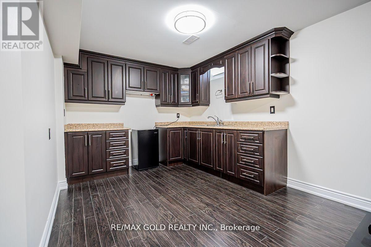 17 Yellow Pine Road, Brampton, Ontario  L6P 2E4 - Photo 41 - W12425164