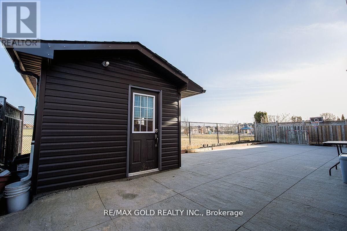 17 Yellow Pine Road, Brampton, Ontario  L6P 2E4 - Photo 46 - W12425164