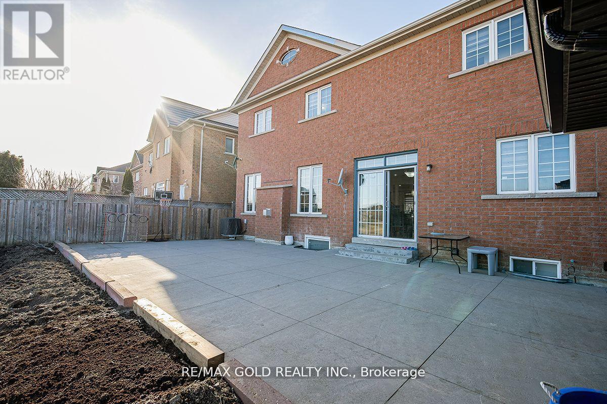 17 Yellow Pine Road, Brampton, Ontario  L6P 2E4 - Photo 48 - W12425164