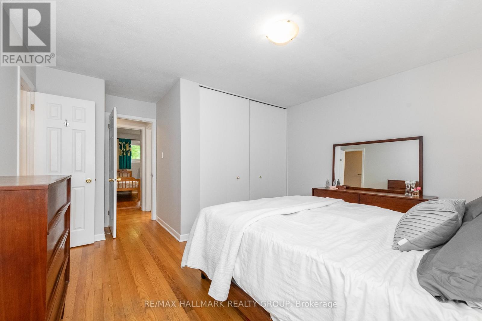 9 Newbury Avenue, Ottawa, Ontario  K2E 6K7 - Photo 17 - X12425189