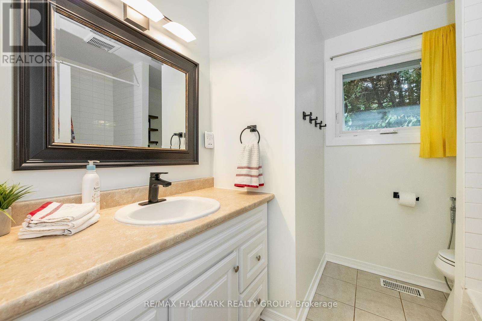 9 Newbury Avenue, Ottawa, Ontario  K2E 6K7 - Photo 20 - X12425189