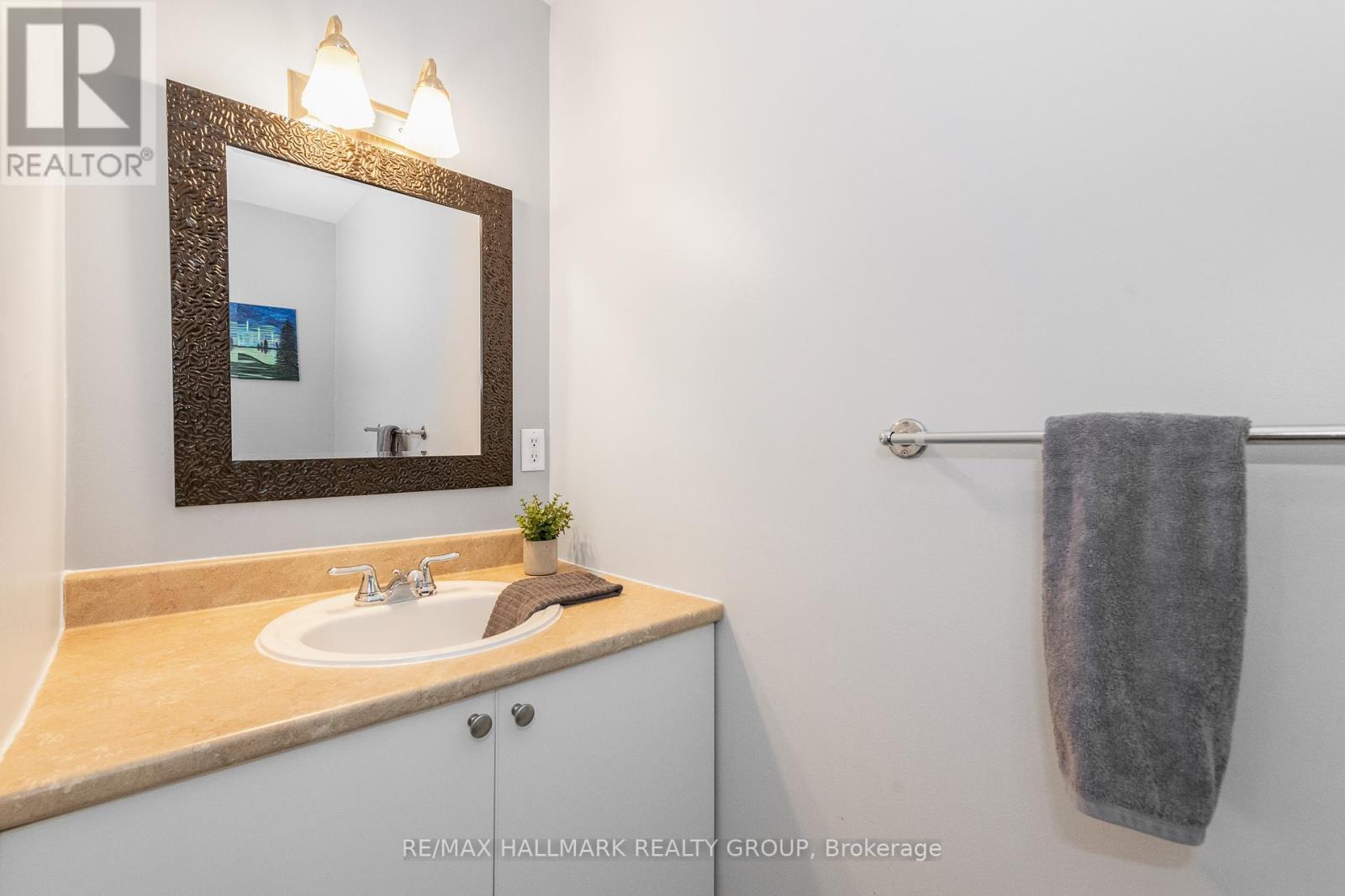 9 Newbury Avenue, Ottawa, Ontario  K2E 6K7 - Photo 24 - X12425189