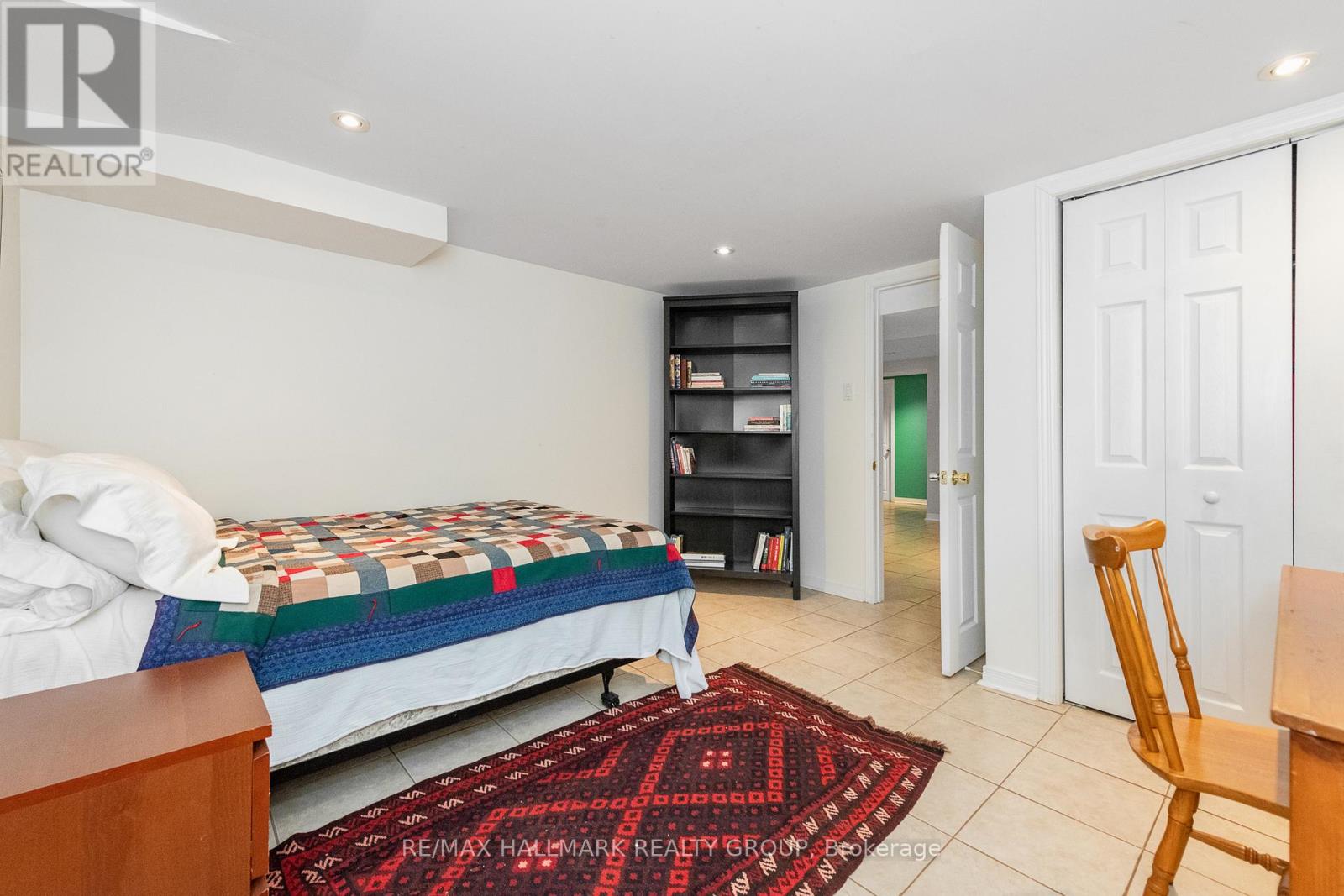 9 Newbury Avenue, Ottawa, Ontario  K2E 6K7 - Photo 32 - X12425189