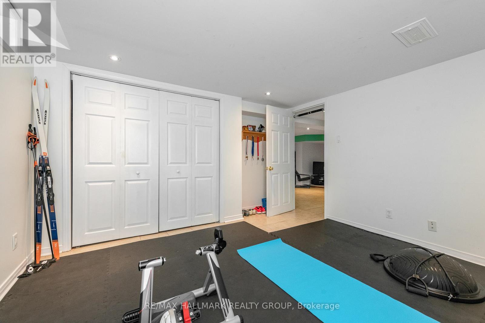 9 Newbury Avenue, Ottawa, Ontario  K2E 6K7 - Photo 35 - X12425189