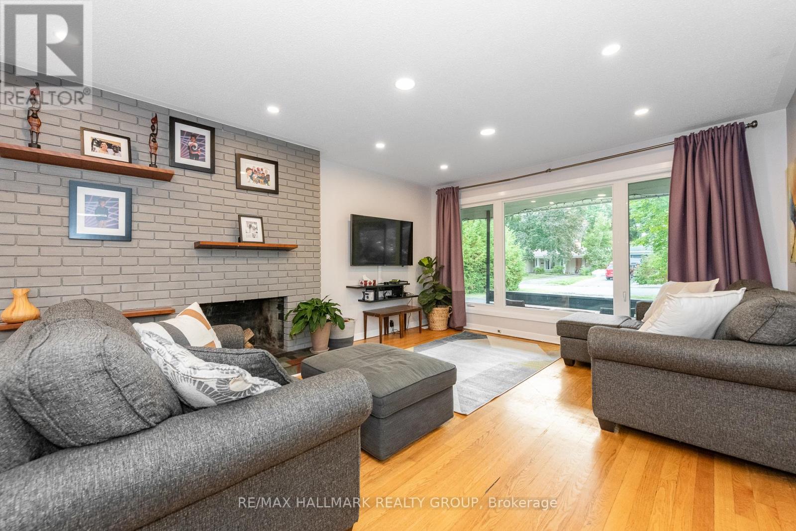 9 Newbury Avenue, Ottawa, Ontario  K2E 6K7 - Photo 6 - X12425189