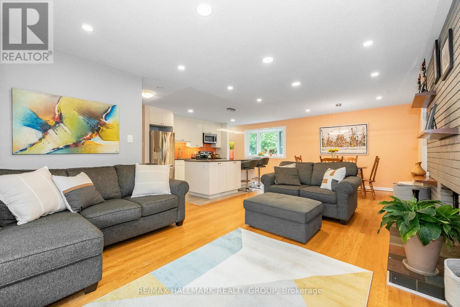 9 Newbury Avenue, Ottawa, Ontario  K2E 6K7 - Photo 8 - X12425189