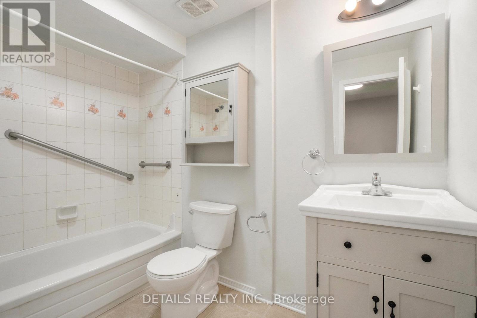 9 - 144 Valley Stream, Unit D Drive, Ottawa, Ontario  K2H 9C6 - Photo 13 - X12425197