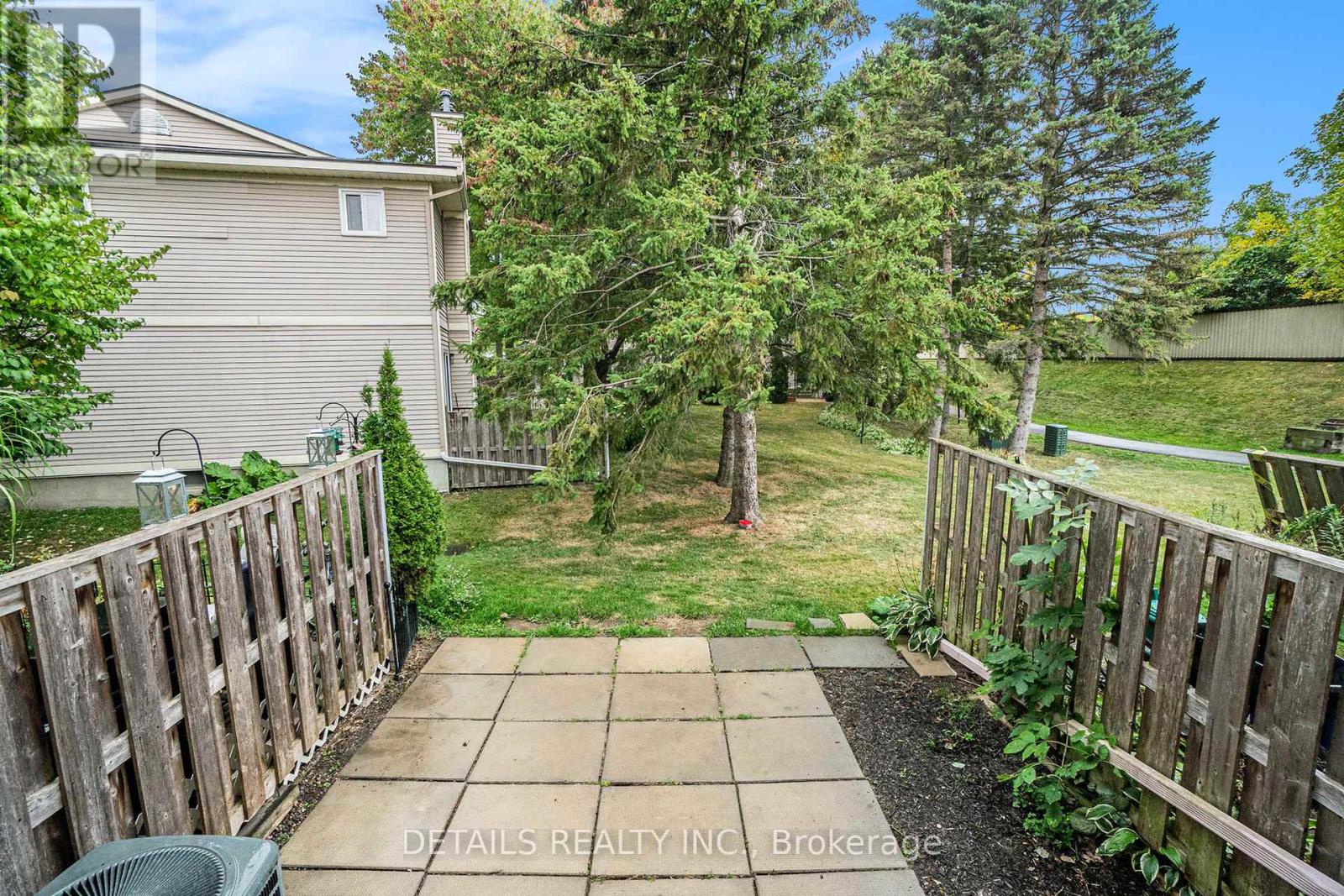 9 - 144 Valley Stream, Unit D Drive, Ottawa, Ontario  K2H 9C6 - Photo 18 - X12425197