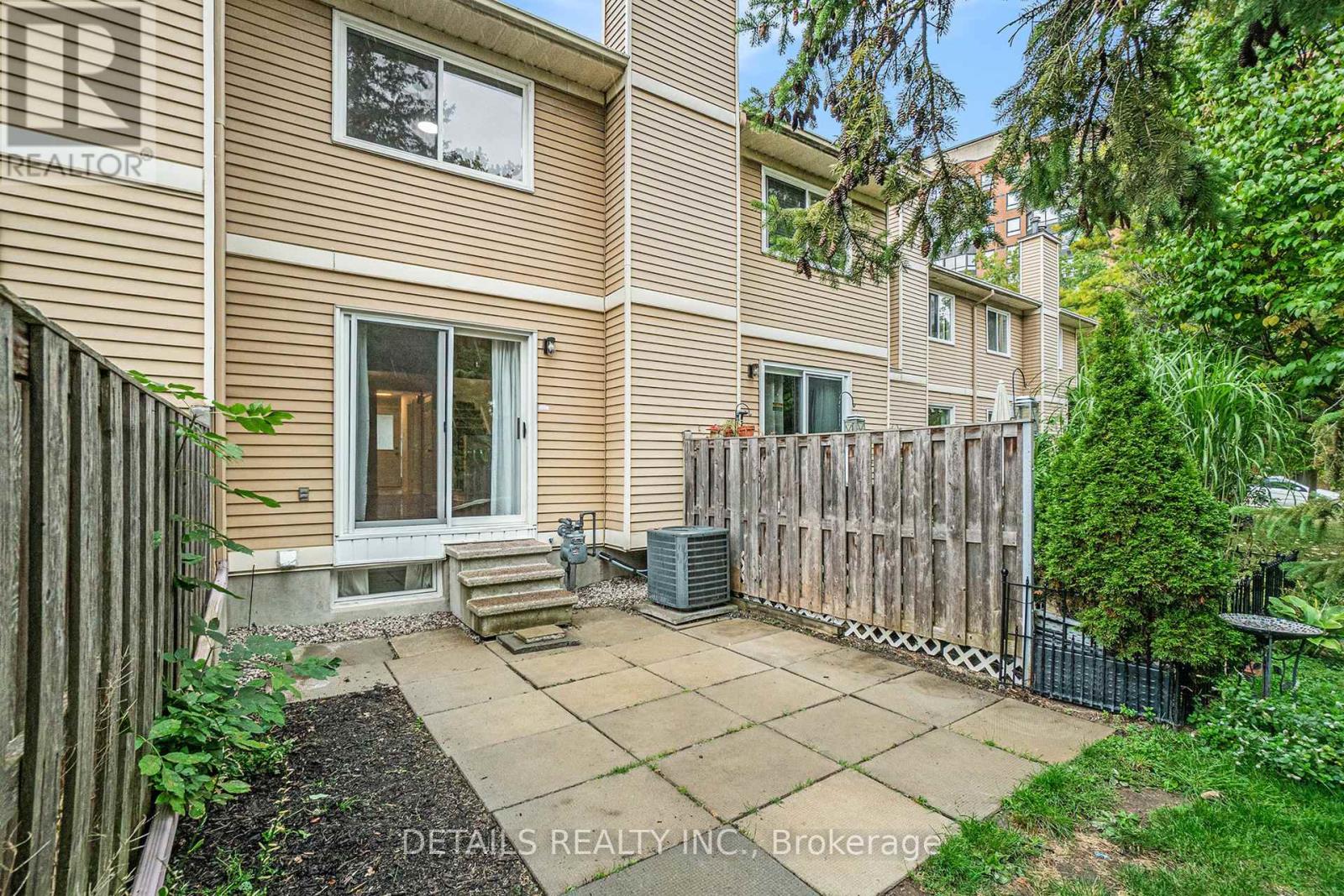 9 - 144 Valley Stream, Unit D Drive, Ottawa, Ontario  K2H 9C6 - Photo 19 - X12425197