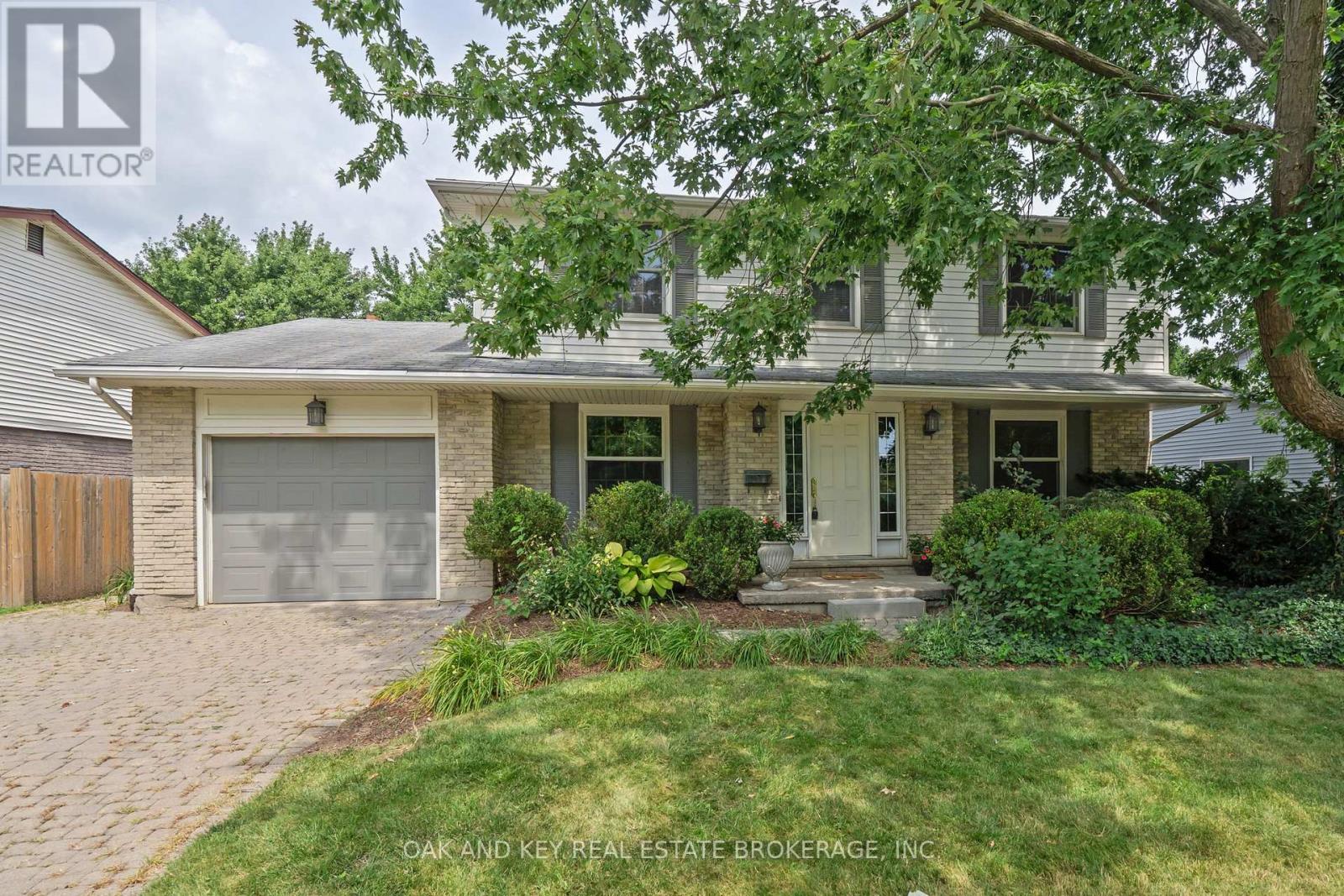 948 Farnham Road N, London South, Ontario  N6K 1S1 - Photo 1 - X12401902
