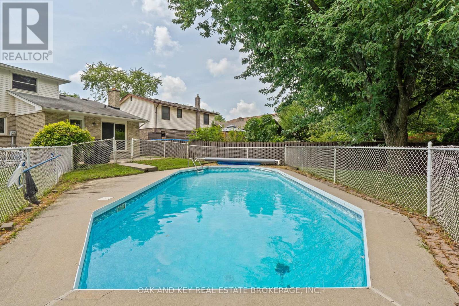 948 Farnham Road N, London South, Ontario  N6K 1S1 - Photo 22 - X12401902