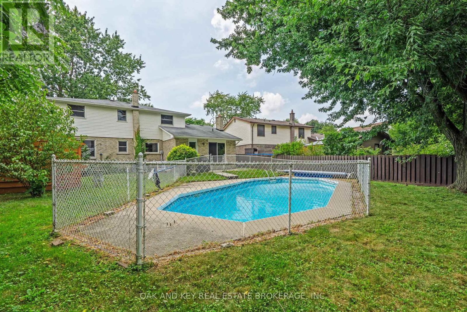 948 Farnham Road N, London South, Ontario  N6K 1S1 - Photo 19 - X12401902