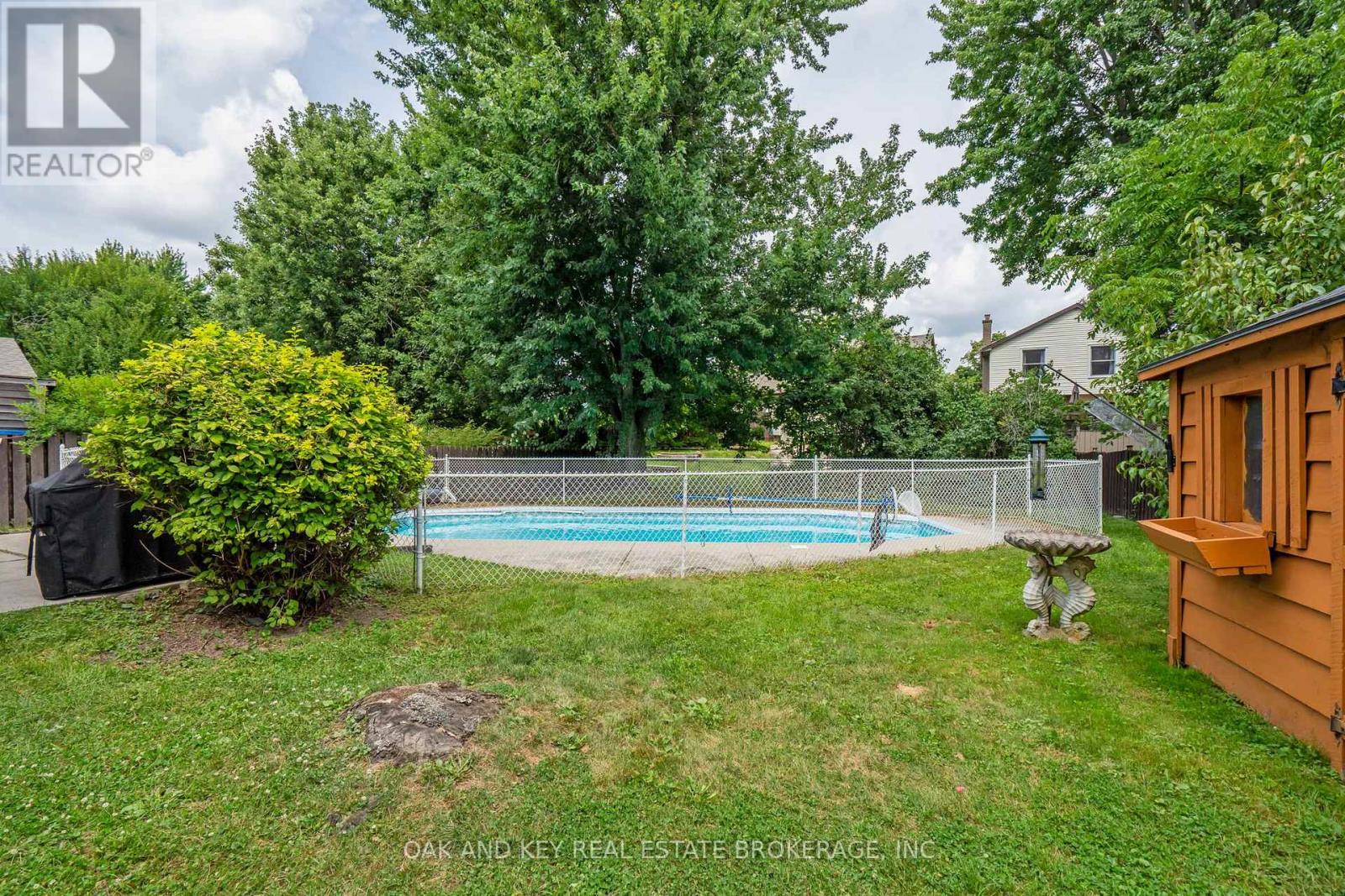 948 Farnham Road N, London South, Ontario  N6K 1S1 - Photo 17 - X12401902