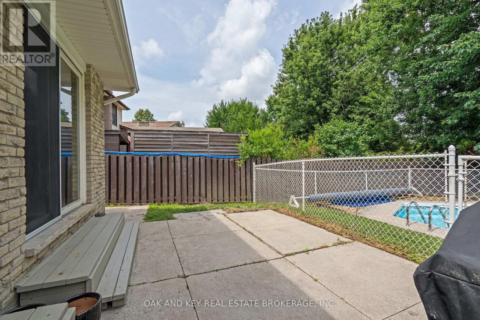 948 Farnham Road N, London South, Ontario  N6K 1S1 - Photo 15 - X12401902