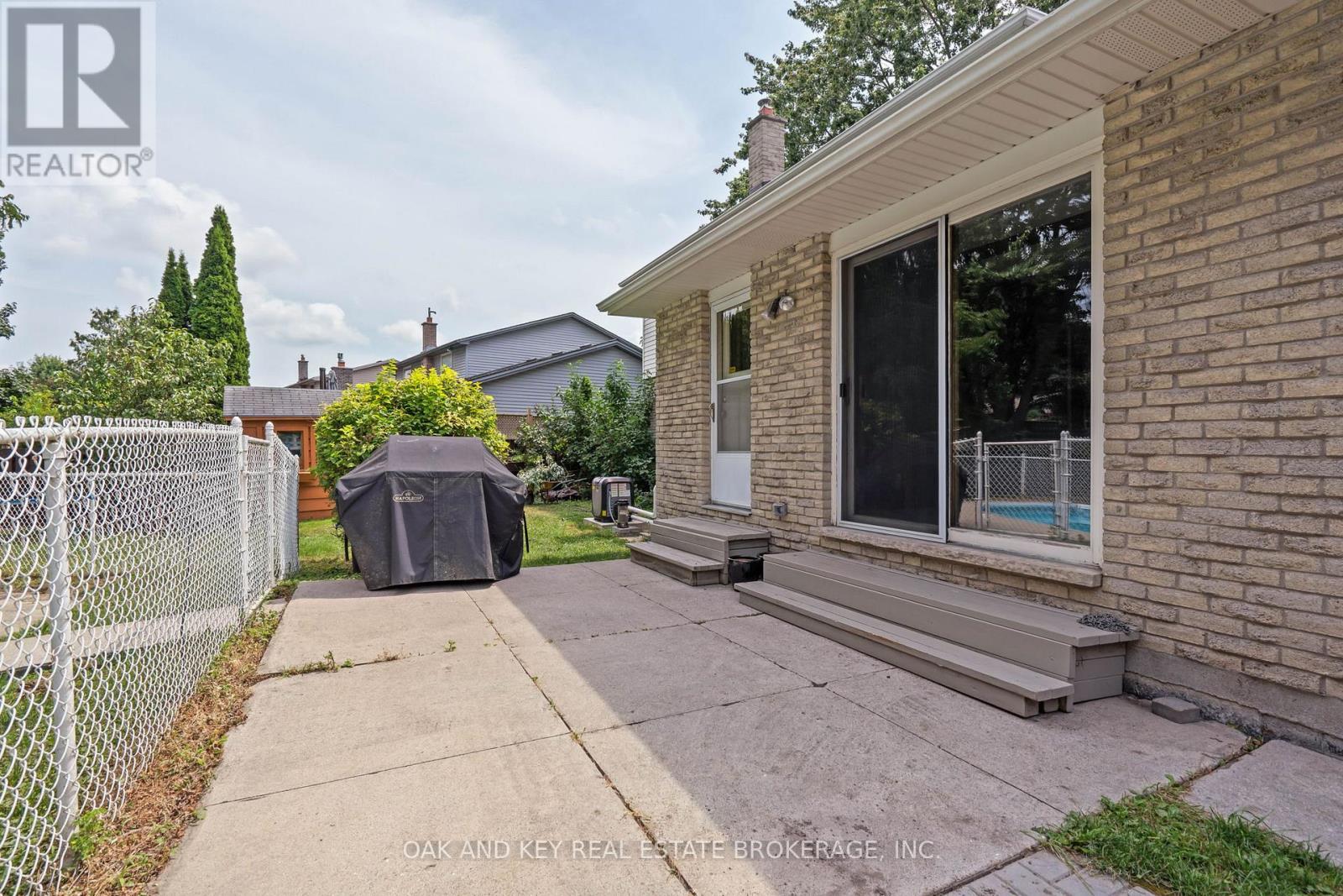 948 Farnham Road N, London South, Ontario  N6K 1S1 - Photo 14 - X12401902