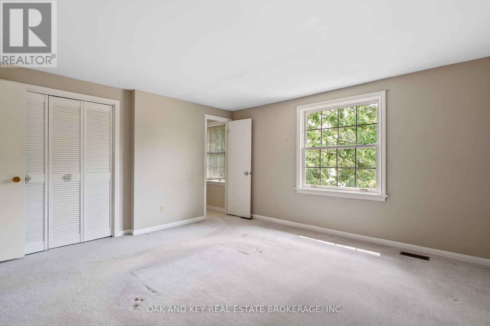 948 Farnham Road N, London South, Ontario  N6K 1S1 - Photo 3 - X12401902