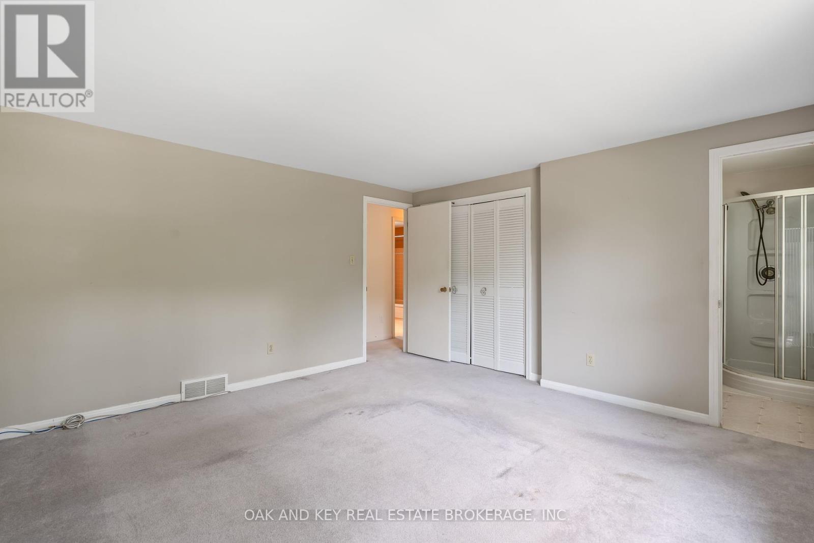 948 Farnham Road N, London South, Ontario  N6K 1S1 - Photo 4 - X12401902